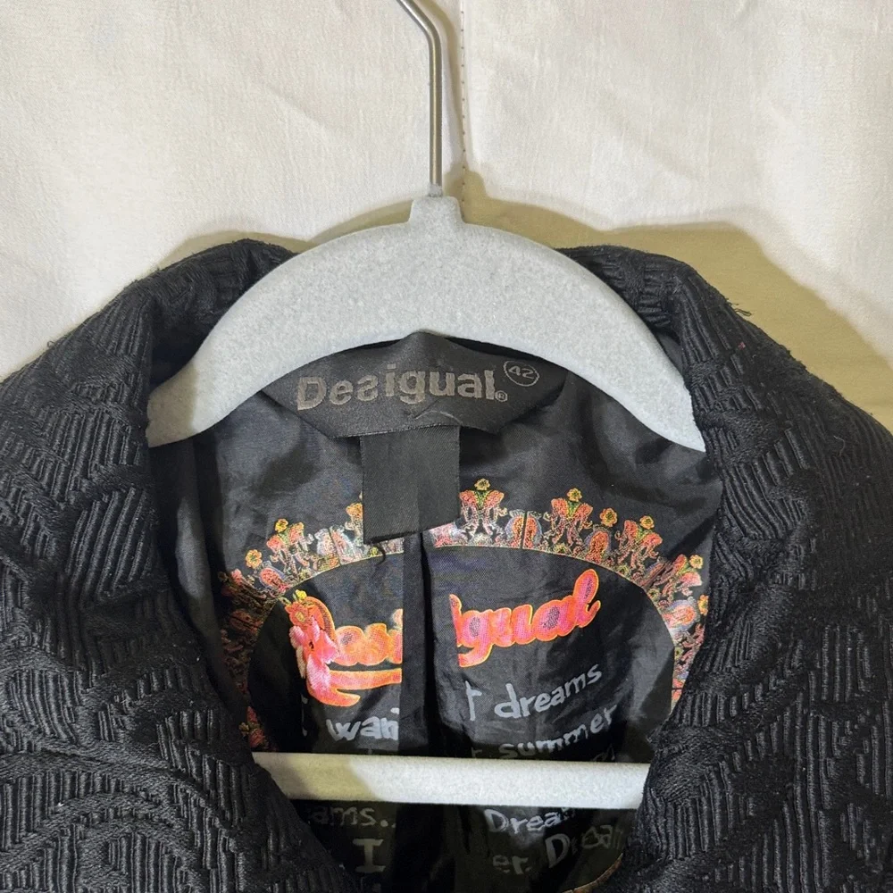 Desigual Black Textured Button Front‎ Coat Size 42 Colorful Circle Embellish